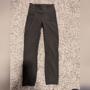 Lululemon time to sweat crop 23 Full on Luxtreme dark olive